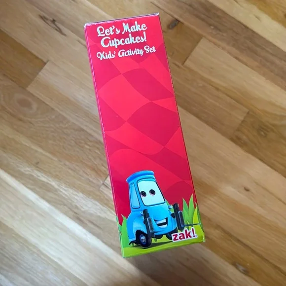 NIB - Disney Cars Easter Cupcake Baking Set 26 pieces ⚡️ - Picture 4 of 6